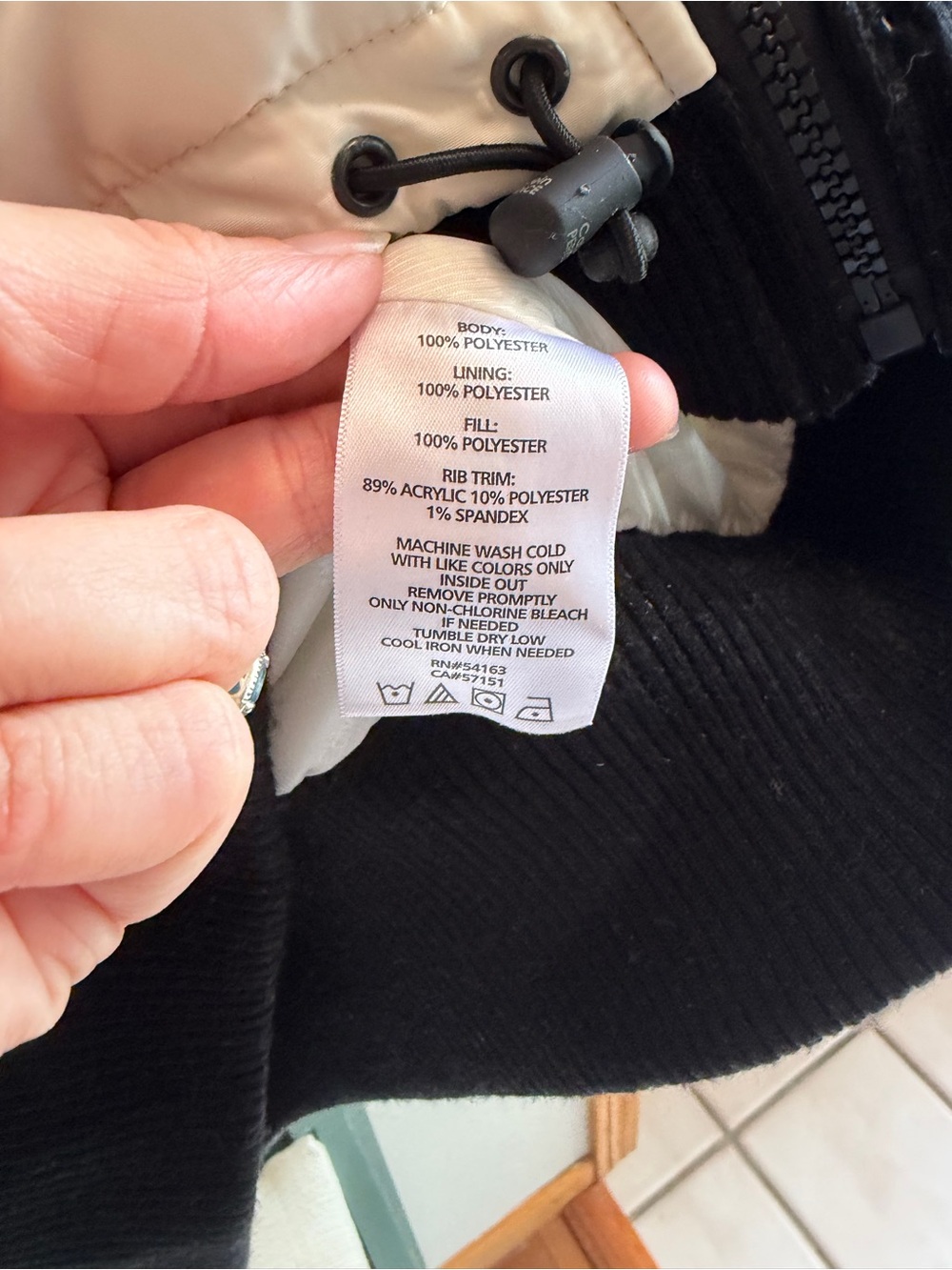 Calvin Klein Black & White Puffer Performance Vest - Picture 7 of 7